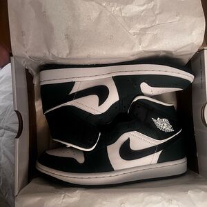 Nike Air Jordan 1